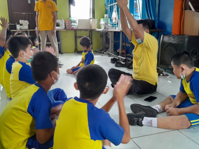 Latihan menari