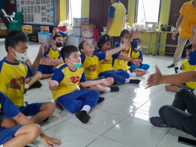 Latihan menari